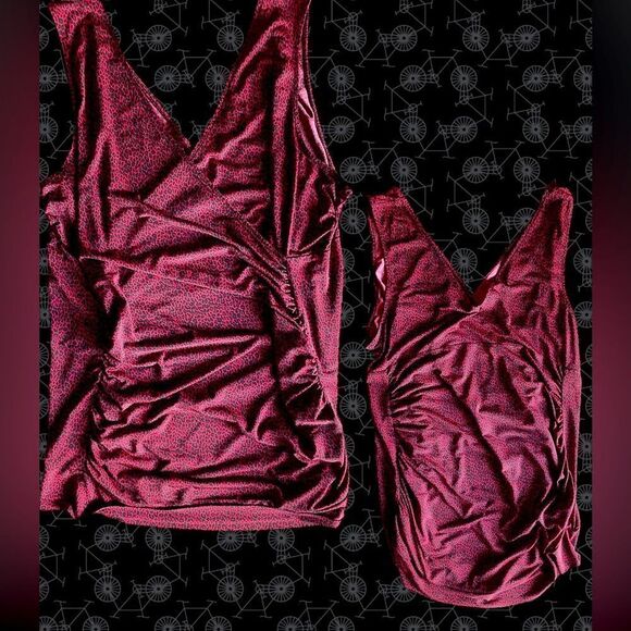 TORRID 4 l Red & Black l Animal Print l Cinched waist l Sleeveless l Blouse Top - Picture 1 of 8